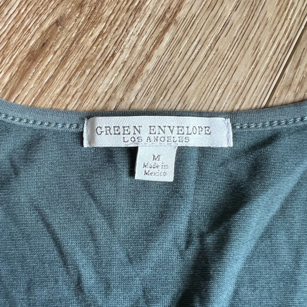 Ruched Green Sleeveless Top - Picture 2 of 3